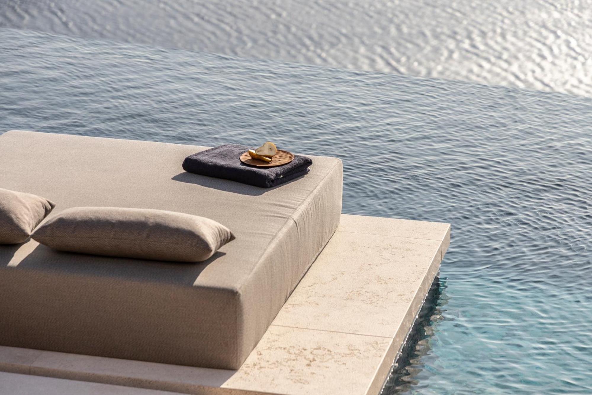 The Skyvilla Mykonos - A Landmark Property With Breathtaking Views Of The Psarou Bay Mykonos Town Экстерьер фото